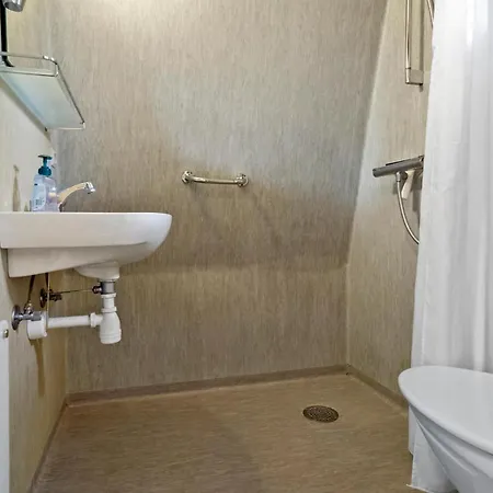 Σπίτι διακοπών 1 Bedroom Awesome In Vaeggerlose Bøtø By