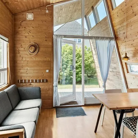 1 Bedroom Awesome In Vaeggerlose Σπίτι διακοπών